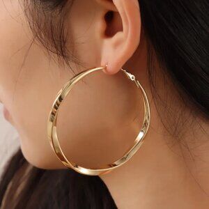 18K Gold Plated Hoop Earrings High Polish Finish Casual Commute Circle